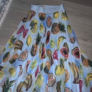 Wilfred - Twirl Fruit Print Pleated Skirt